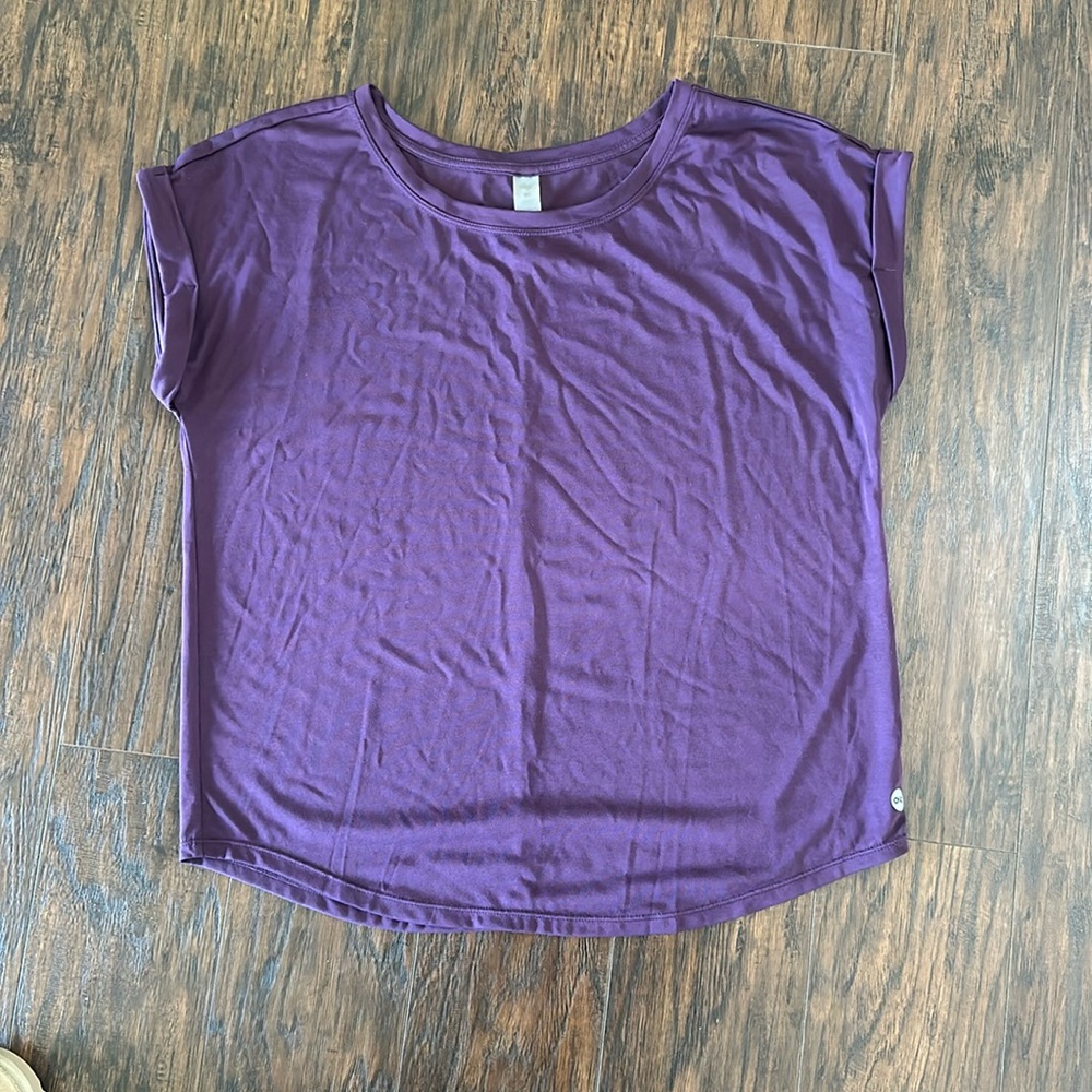 Dip Tee Cuffed Arm Curved Hem Size M